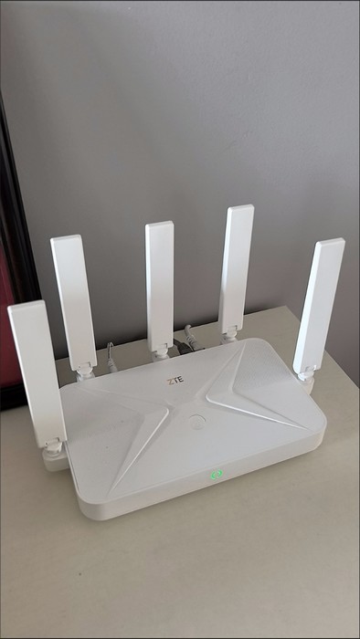 每天中午网络断网卡顿把我逼疯了,换了中兴BE5100后再也没断过网 每天中午网络断网卡顿把我逼疯了,换了中兴BE5100后再也没断过网