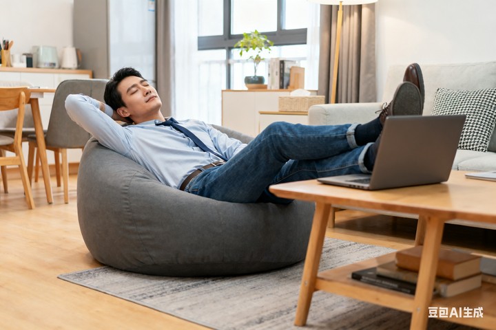 底层男人的出路是 “多活几年”？抛开创业梦、内卷焦虑，这样活更轻松