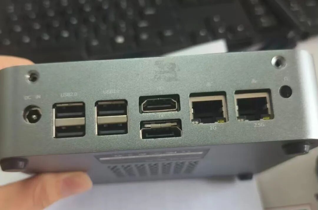 锐龙R9迷你小主机才几百块!内置6个USB口,还带2.5G网口 锐龙R9迷你小主机才几百块!内置6个USB口,还带2.5G网口