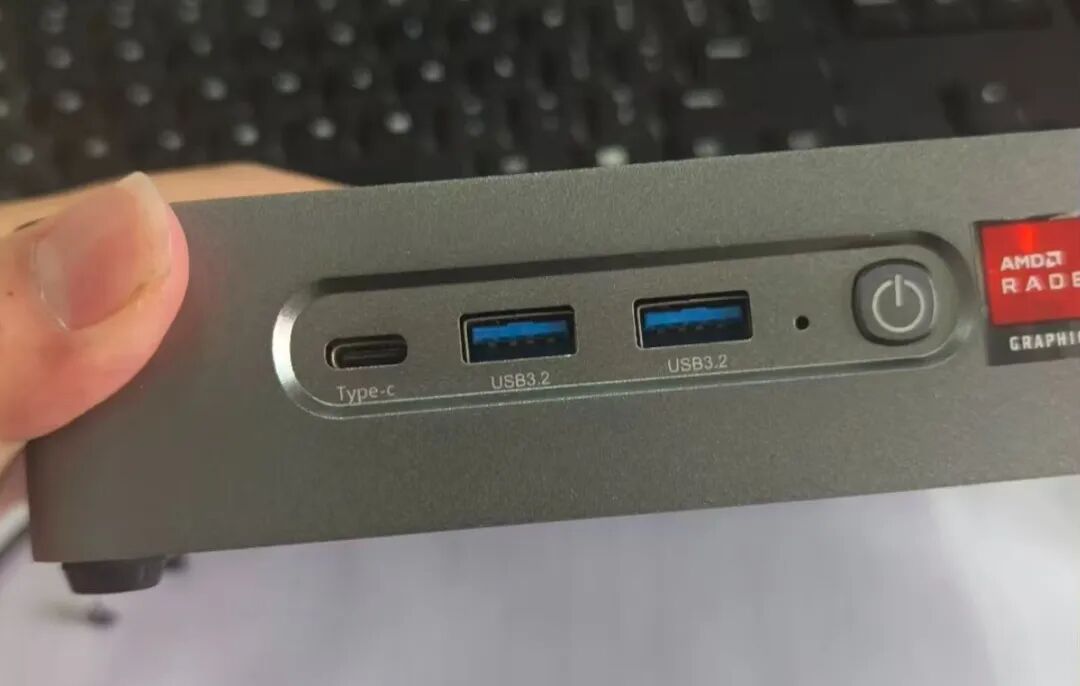 锐龙R9迷你小主机才几百块!内置6个USB口,还带2.5G网口 锐龙R9迷你小主机才几百块!内置6个USB口,还带2.5G网口