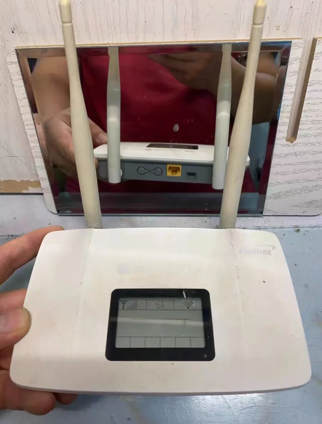 19元的移动无线路由,插卡4G流量转WiFi,还带一块小屏幕 19元的移动无线路由,插卡4G流量转WiFi,还带一块小屏幕