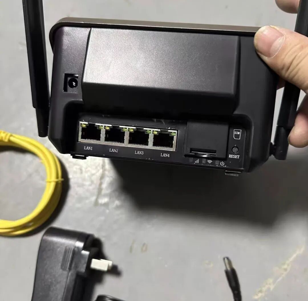 19元的移动无线路由,插卡4G流量转WiFi,还带一块小屏幕 19元的移动无线路由,插卡4G流量转WiFi,还带一块小屏幕