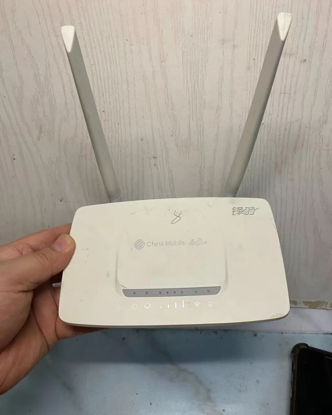 19元的移动无线路由,插卡4G流量转WiFi,还带一块小屏幕 19元的移动无线路由,插卡4G流量转WiFi,还带一块小屏幕